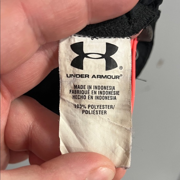 Woman’s Under Armour Jacket in Black and Gray with Neon Pink Details Medium - Picture 3 of 9